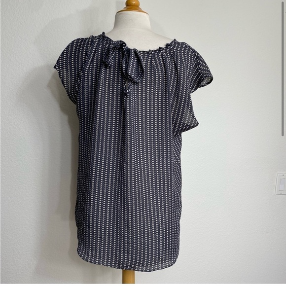 LC Lauren Conrad Blue Cream Mini Hearts Boxy Flowy Silky Blouse Size XL - Picture 2 of 8